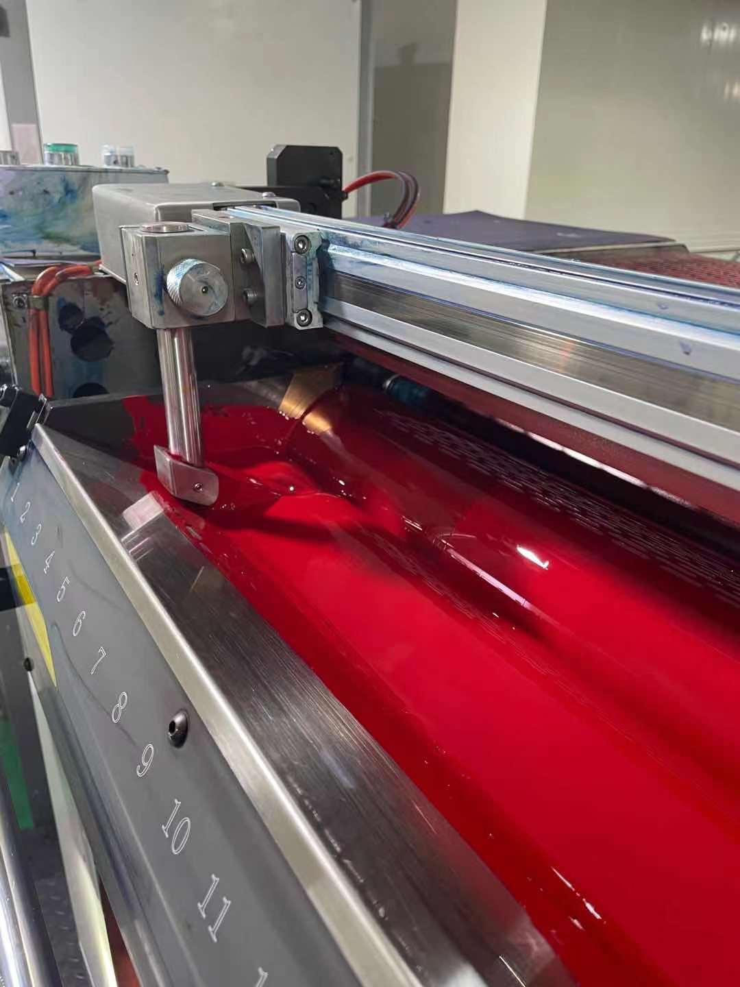 မျက်နှာဖုံး ပုံနှိပ်မှု အတွက် အလိုအလျောက် အလိုအလျောက် ချိန်နှိပ်မှု ကိရိယာများ